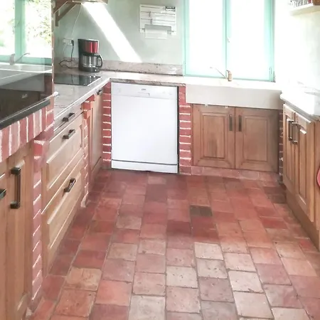 Maison Charmante Avec Jardin Pres De Activites Exterieures Clarbec