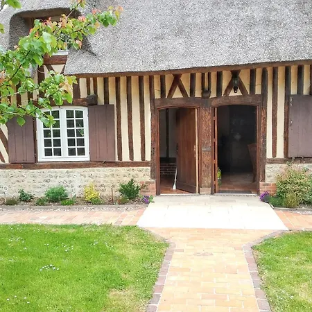 Maison Familiale Avec Jardin A Clarbec, 120 M², Jeux Pour Enfants *