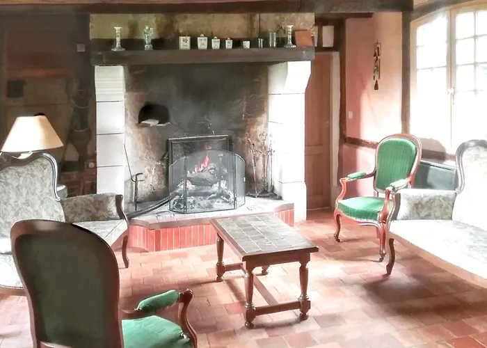 Maison Familiale Avec Jardin A Clarbec, 120 M², Jeux Pour Enfants * Clarbec