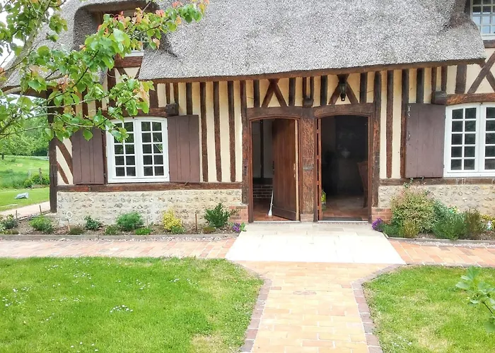 Maison Familiale Avec Jardin A Clarbec, 120 M², Jeux Pour Enfants *